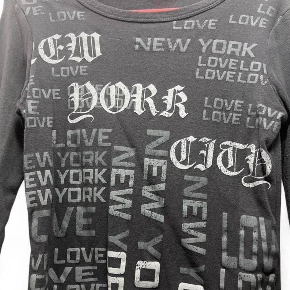 Gray Graphic Long Sleeve Top - Picture 3 of 6